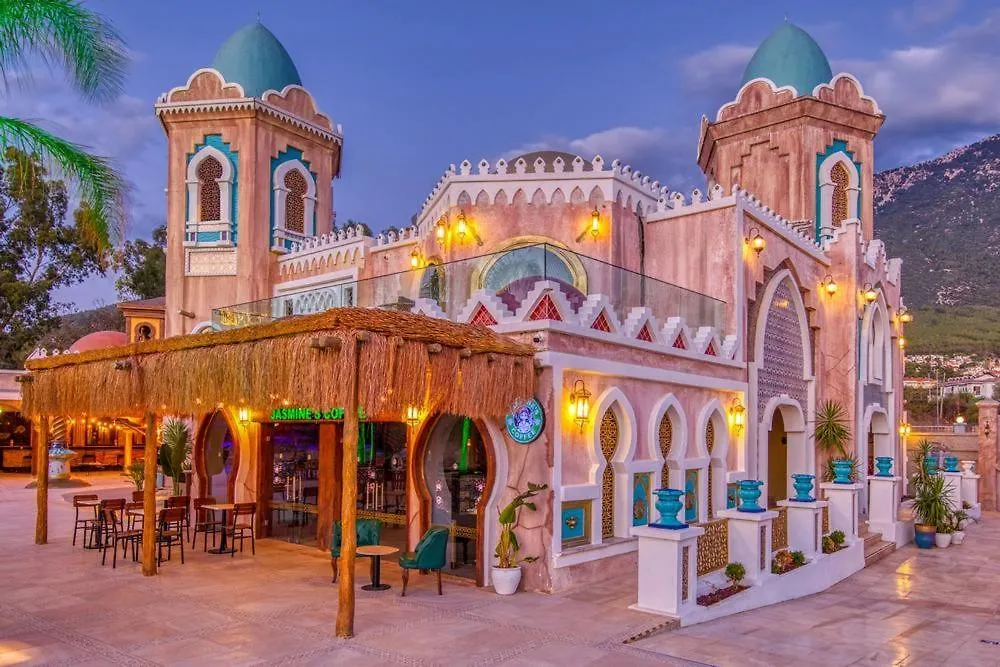 Orka World Hotel & Aquapark Ölüdeniz 4*,
